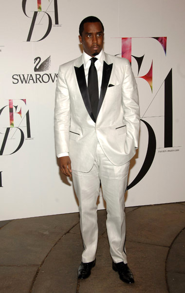 Diddy in white suit at the 2008 CFDA Awards