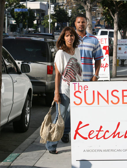 Halle Berry going into Ketchup in West Hollywood