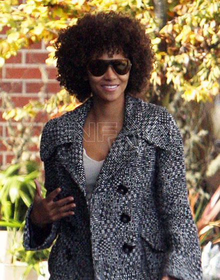 Halle Berry's Brand New Curly, What it Doo