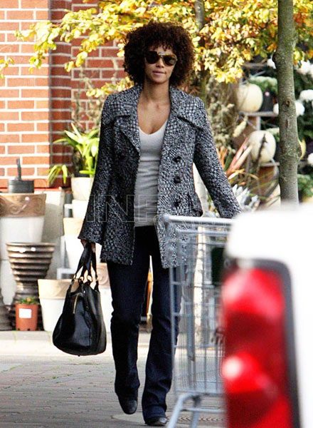 Halle Berry with a head of curls at Whole Foods
