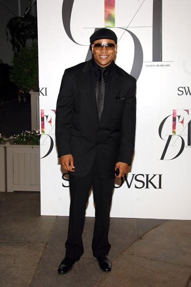 LL Cool J in black suit at the 2008 CFDA Awards
