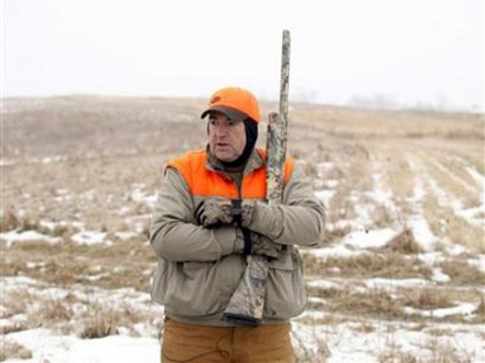 Mike Huckabee sporting some stylish hunting attire