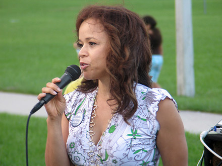Rosie Perez campaigning for Barack Obama in Tampa, Florida
