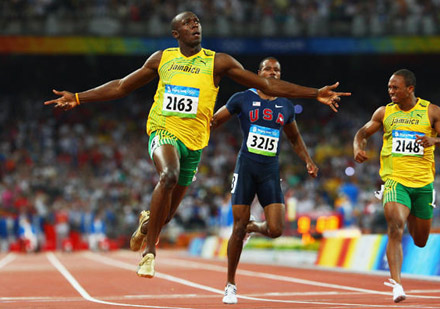 Usain Bolt wins 200 Meter relay