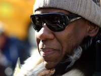 Andre Leon Talley dons shades - Vogue fashion editor