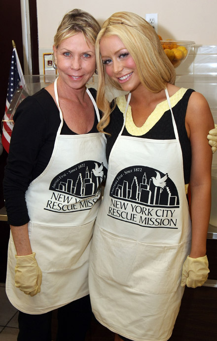 Aubrey O' Day and her mother, Kandy O'Day at NY Rescue Mission Thanksgiving 08