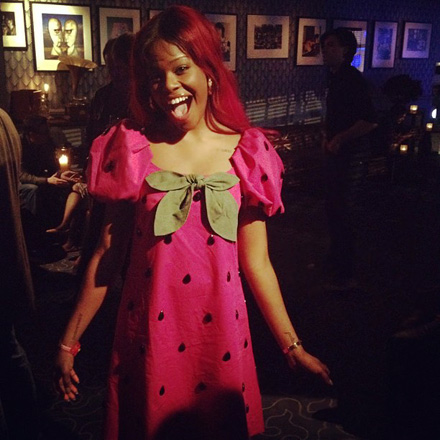 Azealia Banks in her strawberyy Moschino dress