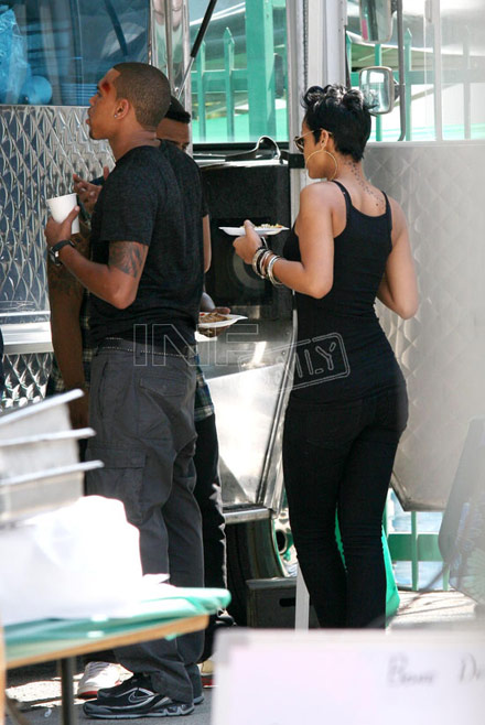 Chris Brown and Rihanna - small in the wiast, nice in the place