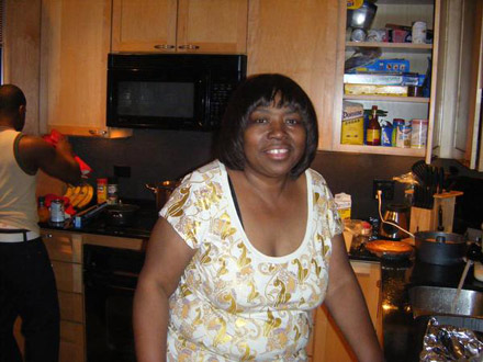 Jennifer Hudson's mother Darnell in the kitchen