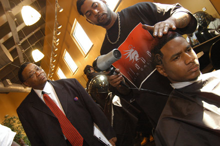 The Bigen Barber Contest - pic by hudgons