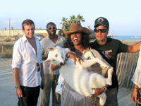 Kelly Rowland hanging out with friends in St. Tropez