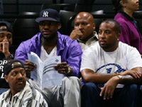 Lebron James wearing a NY Yankees hat