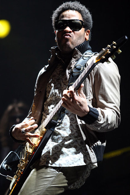 Lenny Kravitz puts a hurtin on a guitar