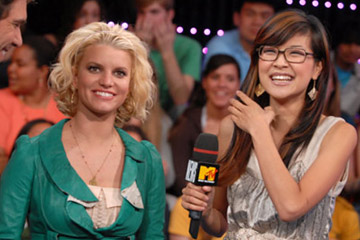 TRL - SuChin Pak and Jessica Simpson