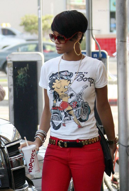 Rihanna leaves Popeyes with a soda