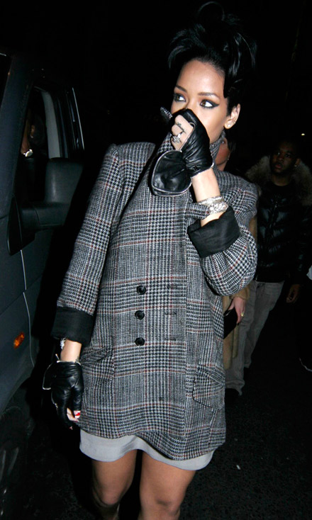 Rihanna Celebrates New Year’s Eve at London’s Club Movida