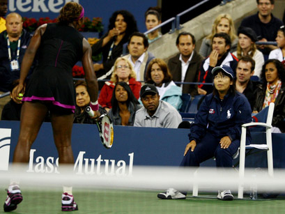 Serena Williams yells at line judge during 2009 US Open