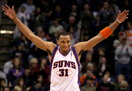 Shawn Marion shows his wingspan